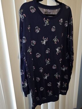 Disney Women Stitch Crewneck Sleep Shirt- Character Print - Soft - Large